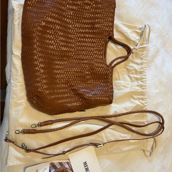 Chic Tan Woven Tote Bag - Picture 2 of 4
